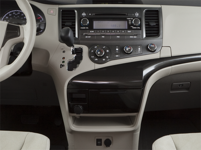 2011 Toyota Sienna 5dr 7-Pass Van I4 FWD (Natl)