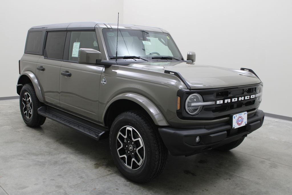 2026 Ford Bronco Outer Banks