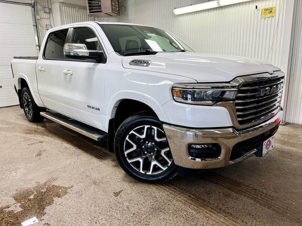 2025 RAM 1500 Laramie Crew Cab 4x4 5'7" Box