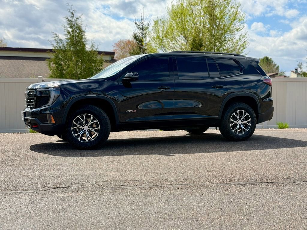 2024 GMC Acadia AT4