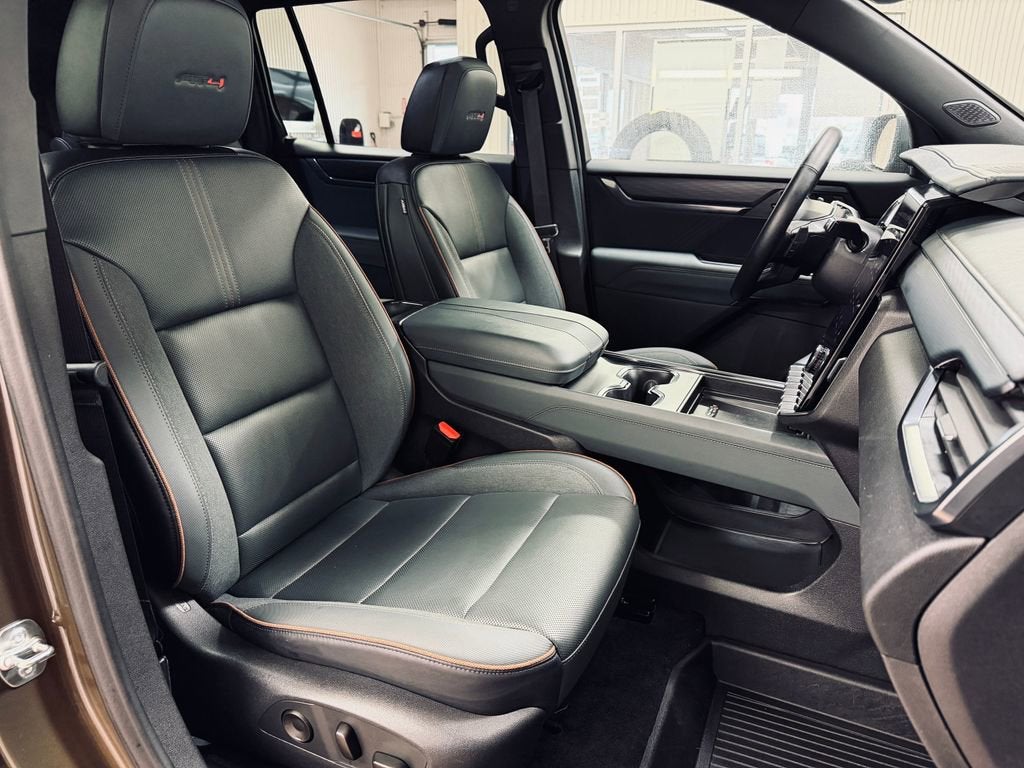 2024 GMC Acadia AT4