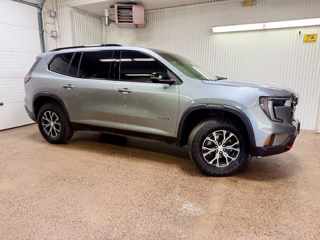 2024 GMC Acadia AT4