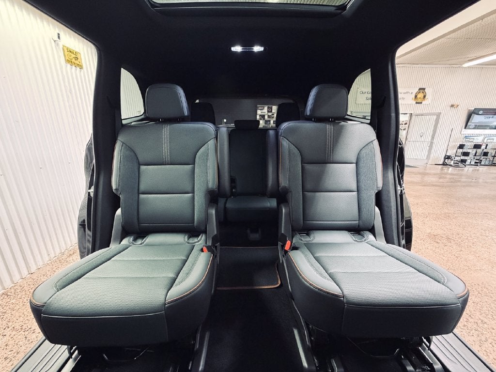2025 GMC Acadia AT4