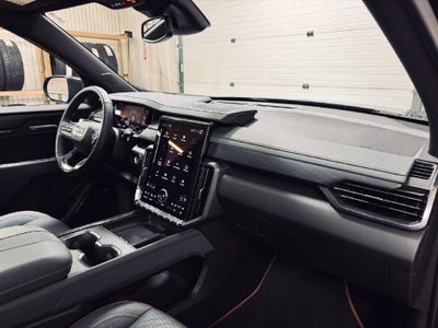 2025 GMC Acadia AT4