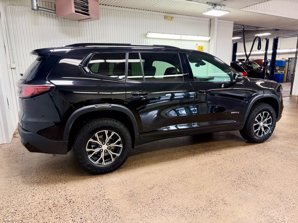 2025 GMC Acadia AT4