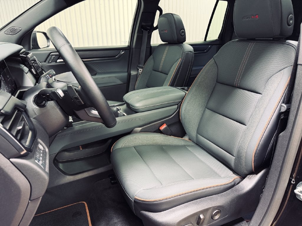 2025 GMC Acadia AT4