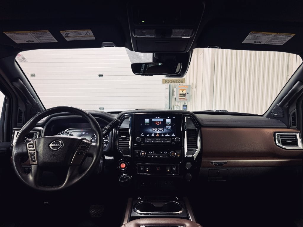 2023 Nissan TITAN Crew Cab Platinum Reserve 4x4