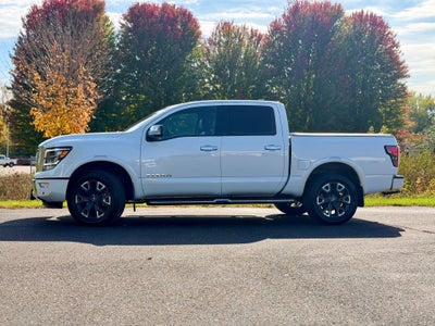 2023 Nissan TITAN Crew Cab Platinum Reserve 4x4
