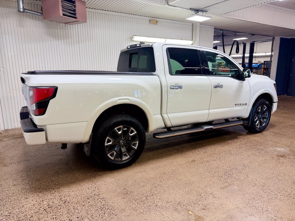 2023 Nissan TITAN Crew Cab Platinum Reserve 4x4