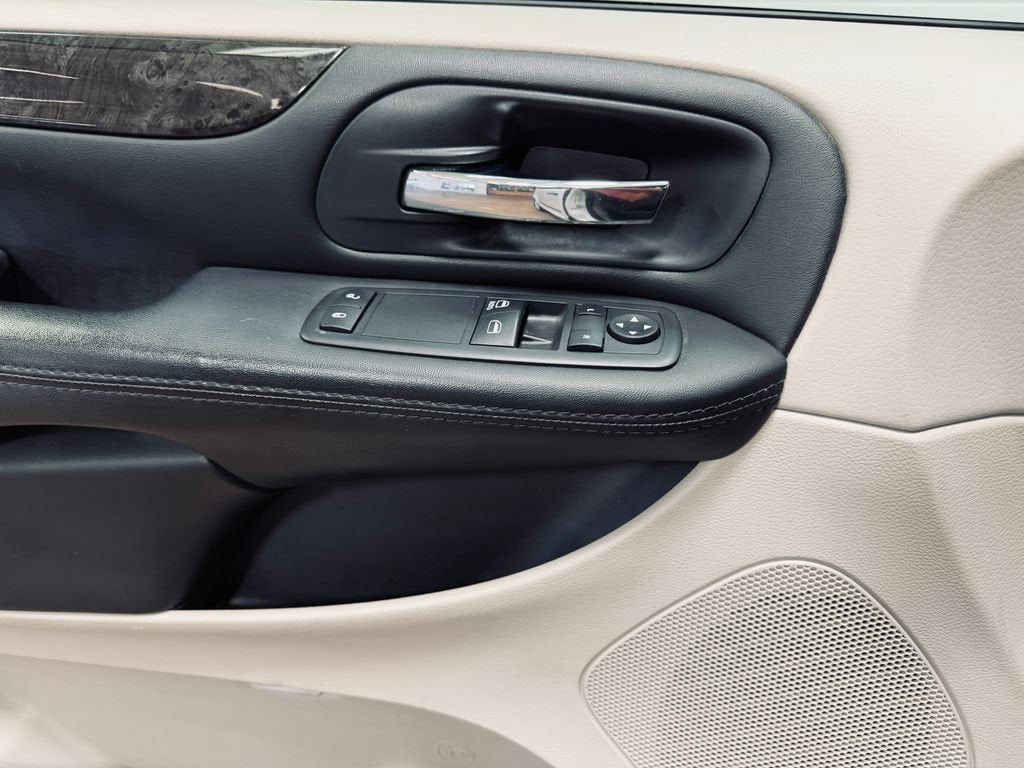 2016 Dodge Grand Caravan American Value Pkg