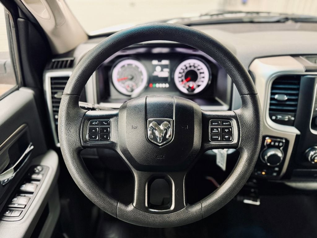 2019 RAM 1500 Classic SLT Crew Cab 4x4 5'7" Box