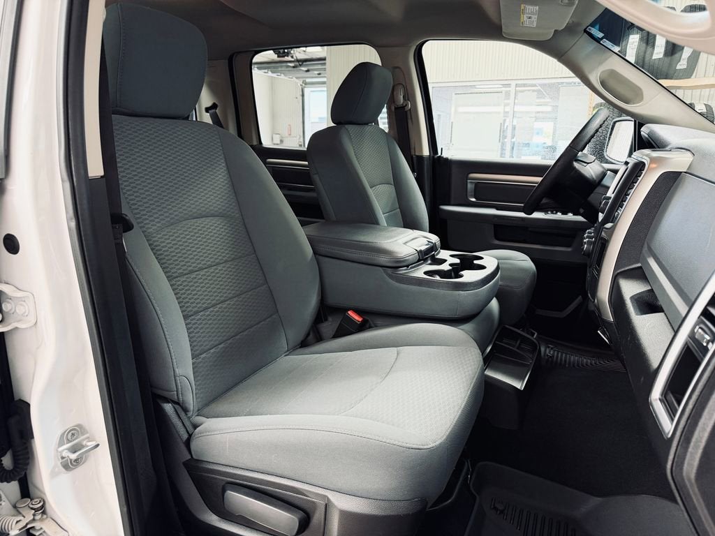 2019 RAM 1500 Classic SLT Crew Cab 4x4 5'7" Box