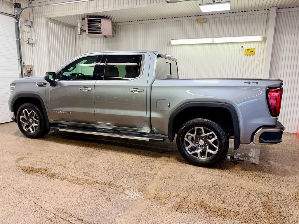 2024 GMC Sierra 1500 SLT