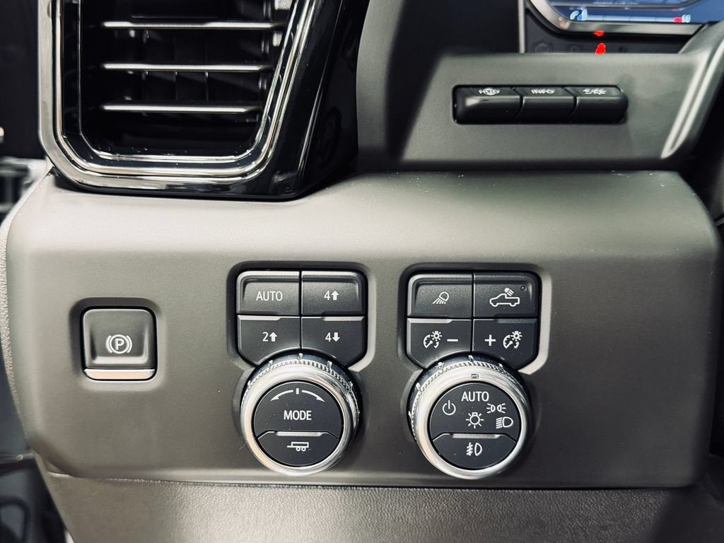 2025 GMC Sierra 1500 AT4