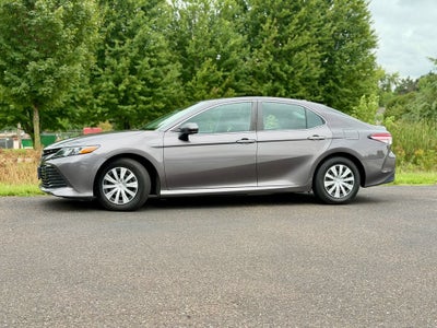 2020 Toyota Camry Hybrid LE