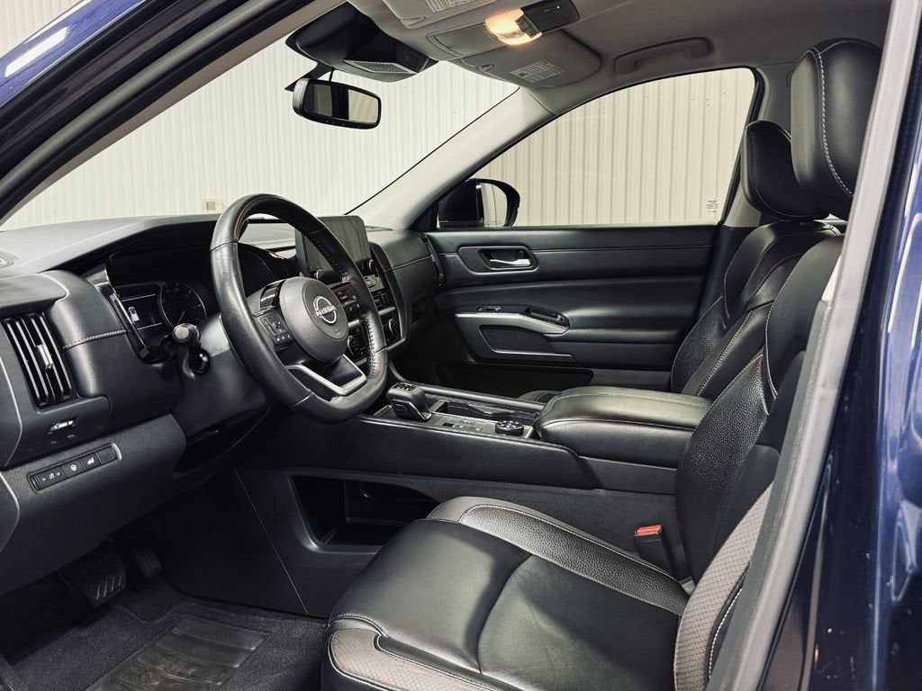 2022 Nissan Pathfinder SL 4WD