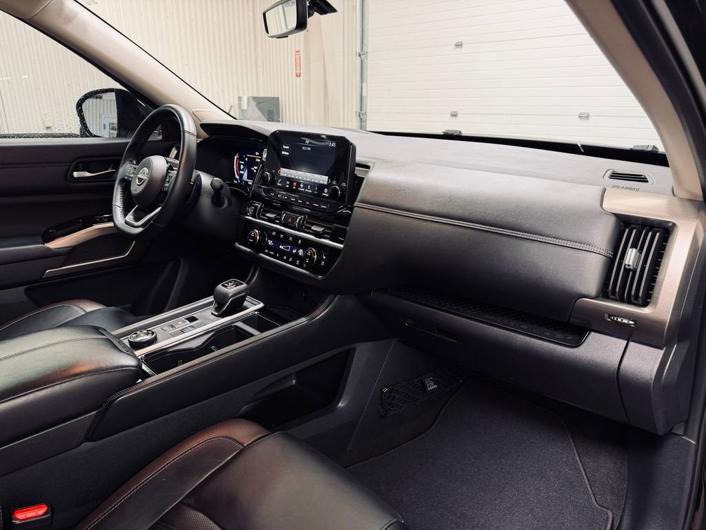 2024 Nissan Pathfinder Platinum 4WD