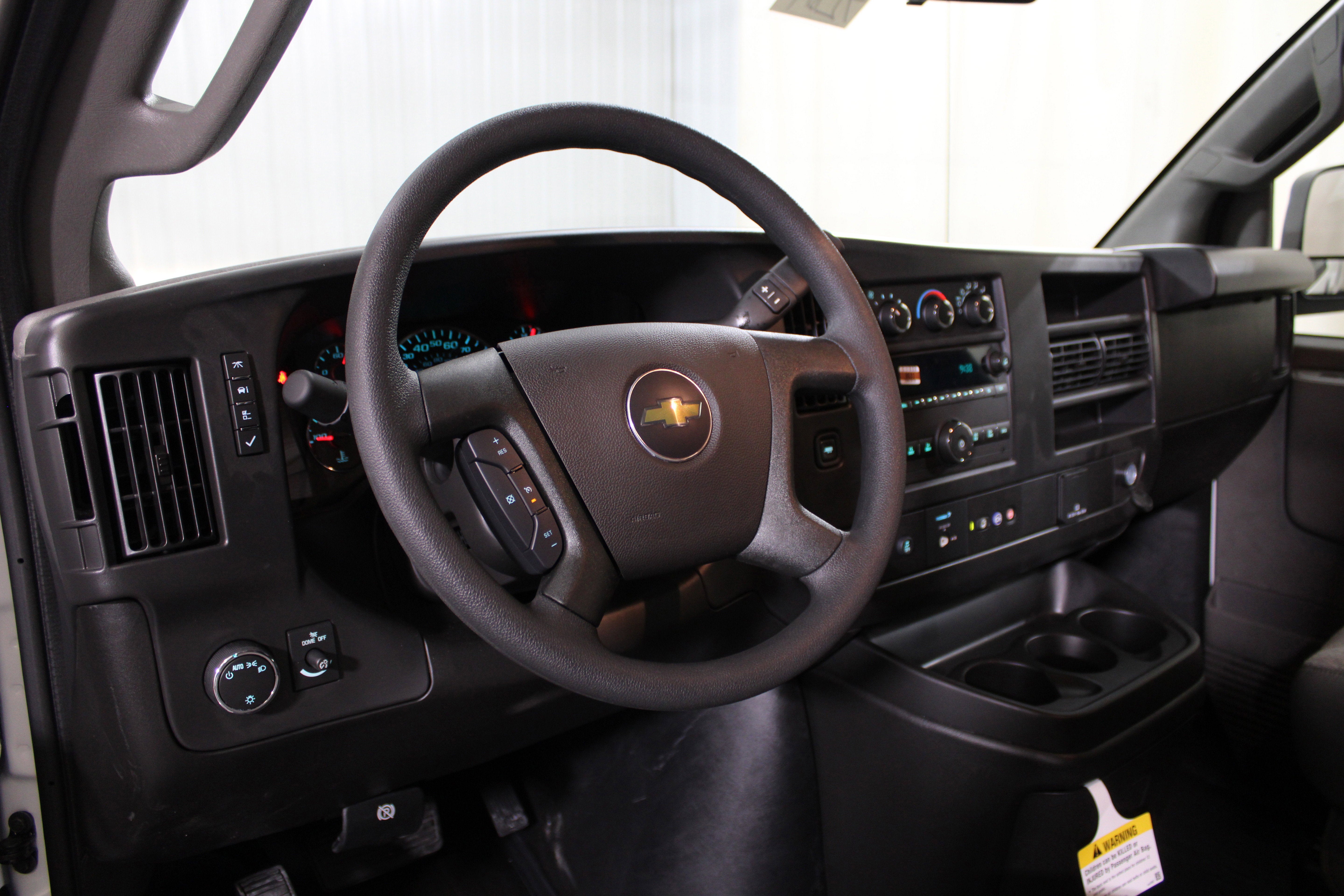 2025 Chevrolet Express Cargo 2500 WT