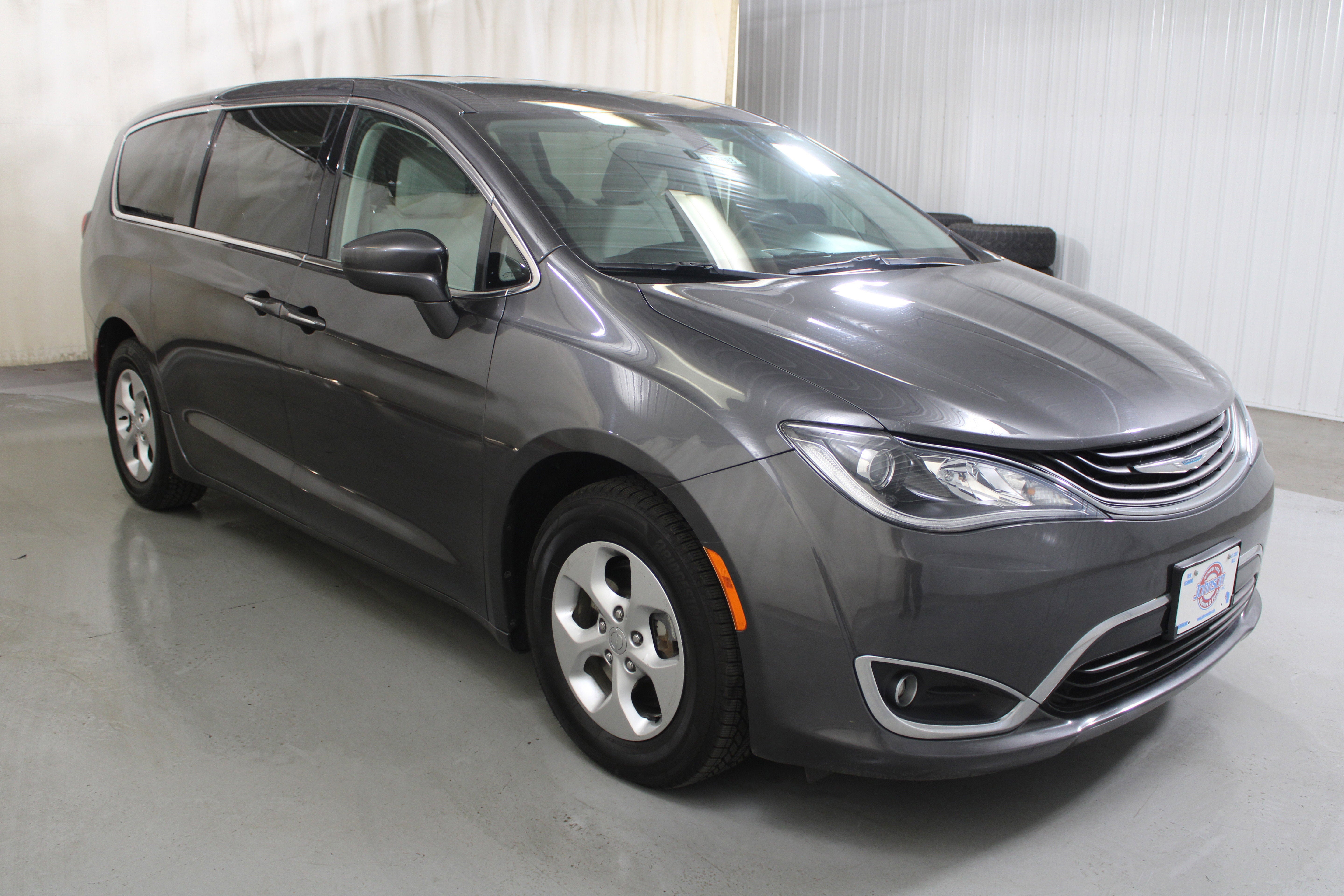 2018 Chrysler Pacifica Hybrid Touring Plus