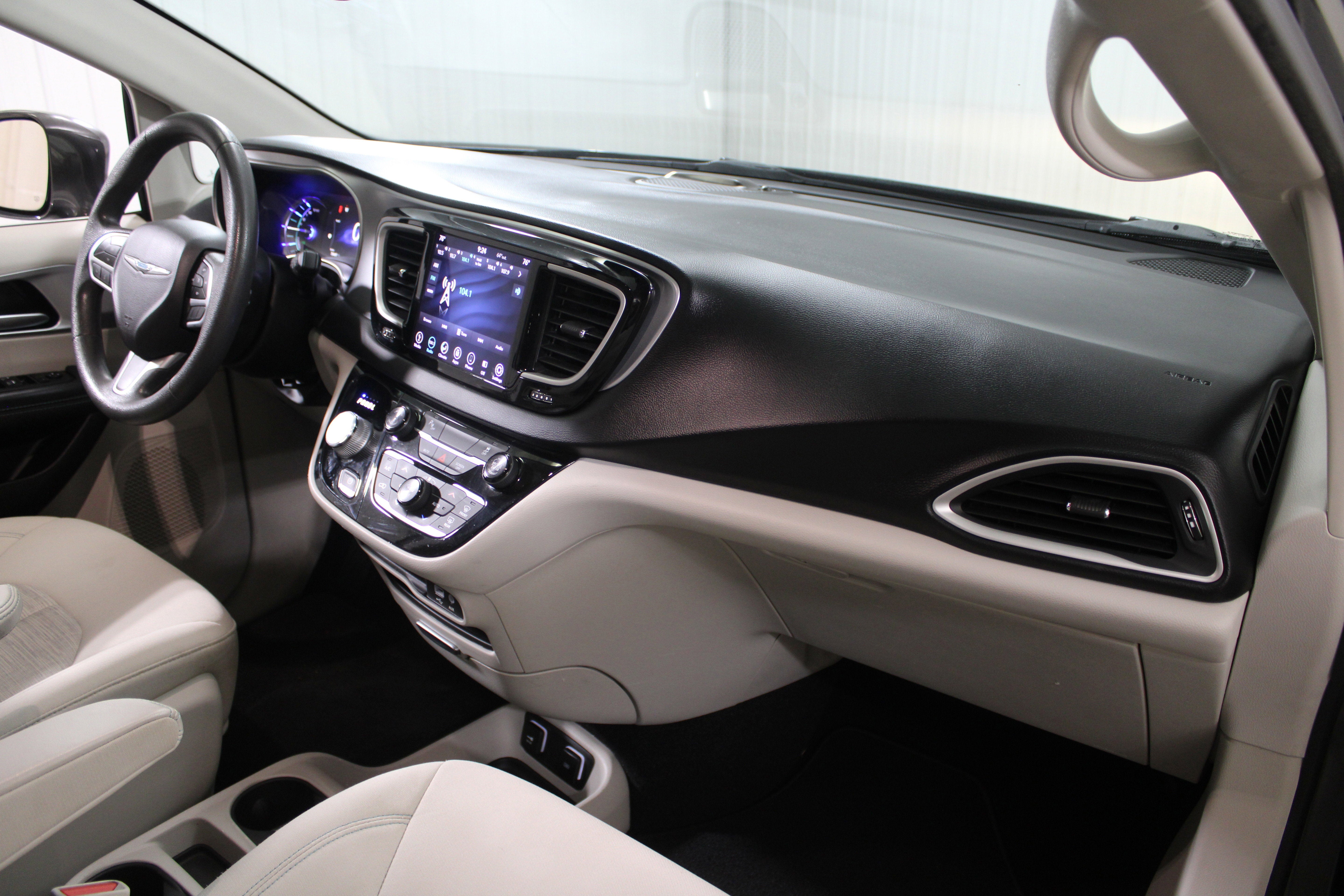 2018 Chrysler Pacifica Hybrid Touring Plus