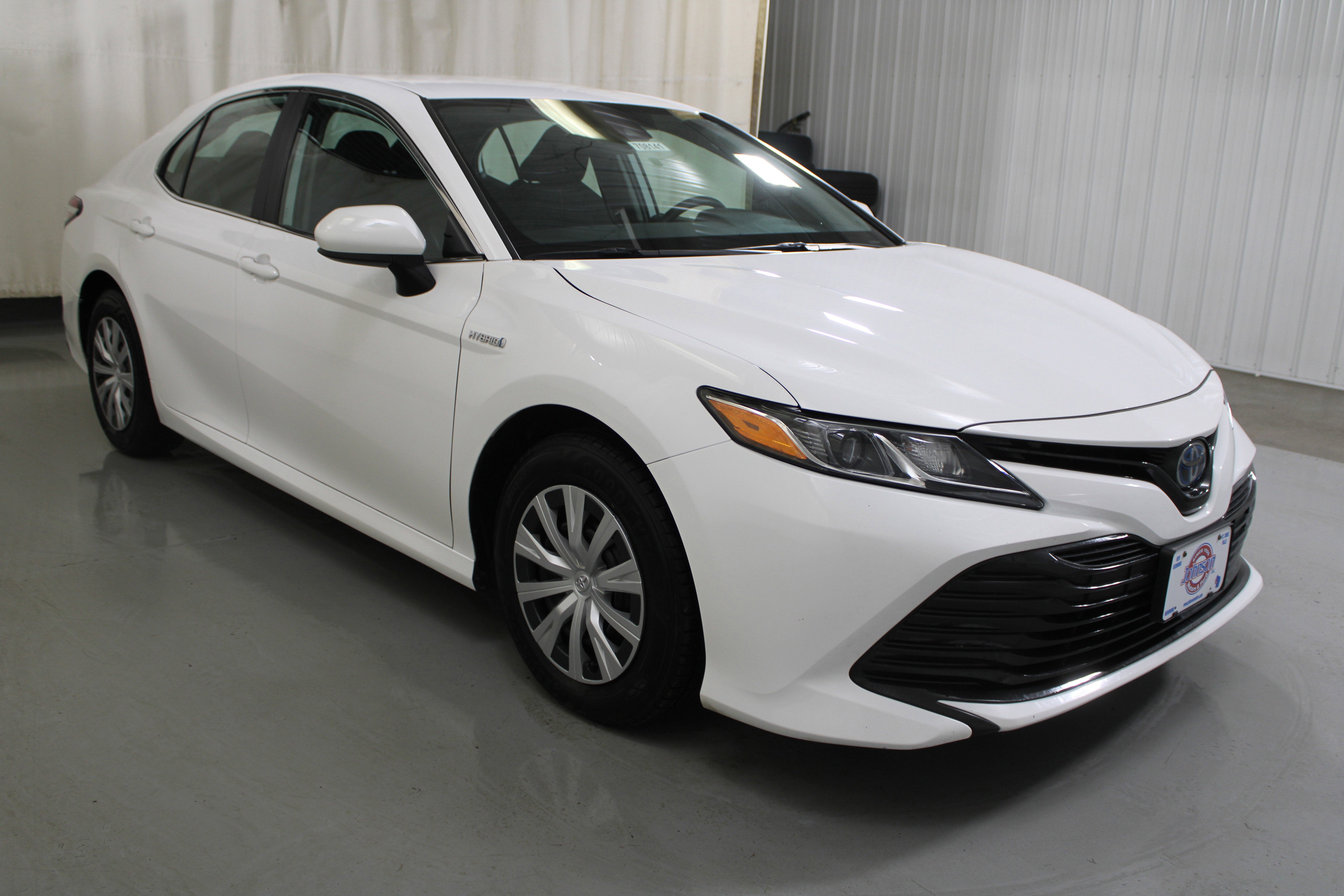 2019 Toyota Camry Hybrid LE