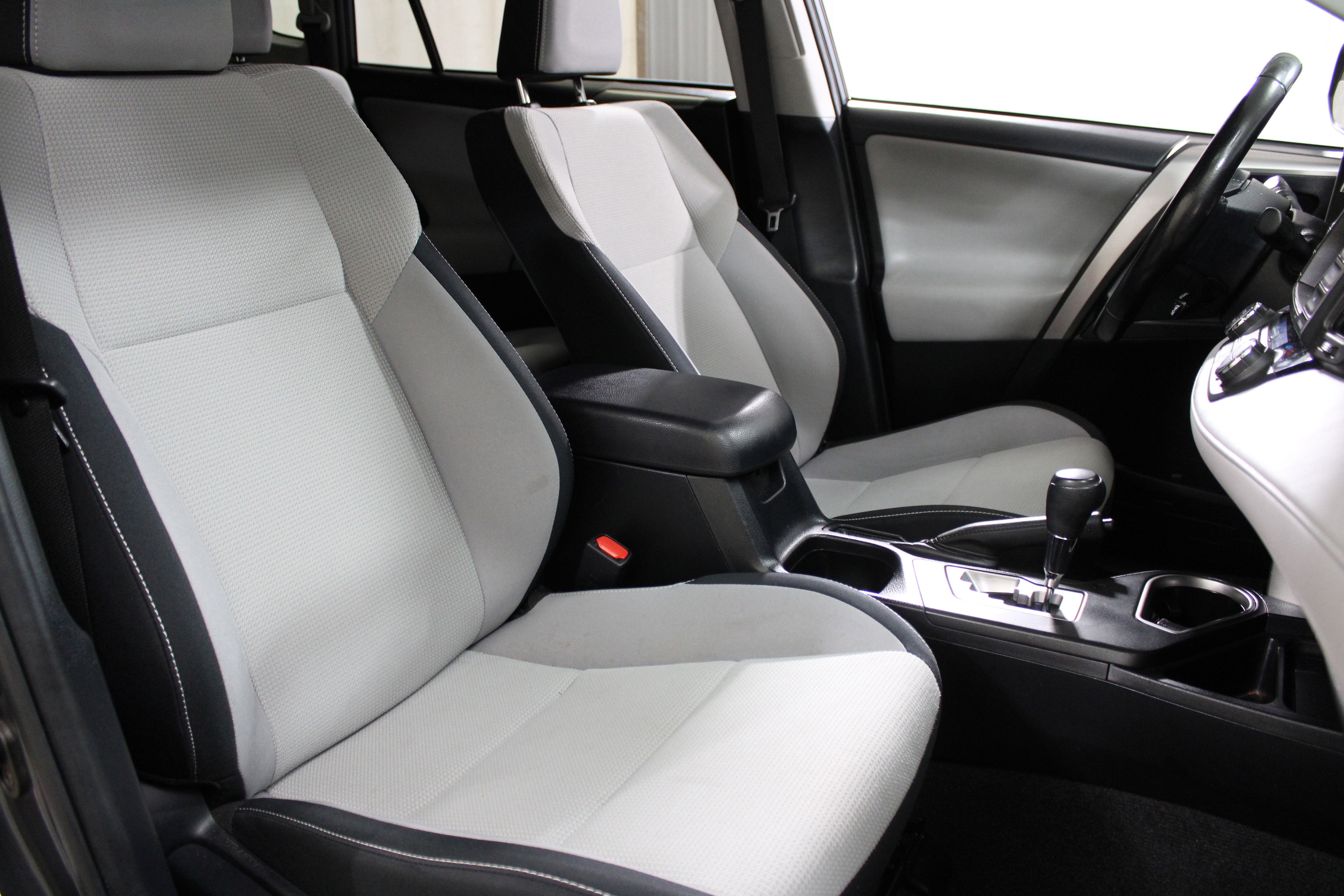 2017 Toyota RAV4 Hybrid XLE