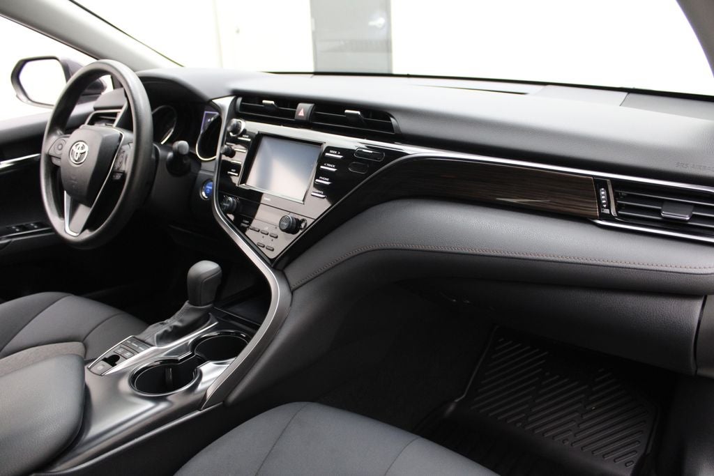 2020 Toyota Camry Hybrid LE