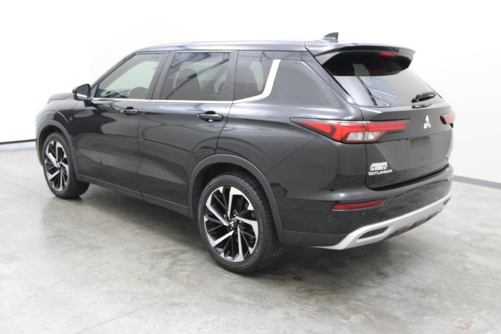 2022 Mitsubishi Outlander SE