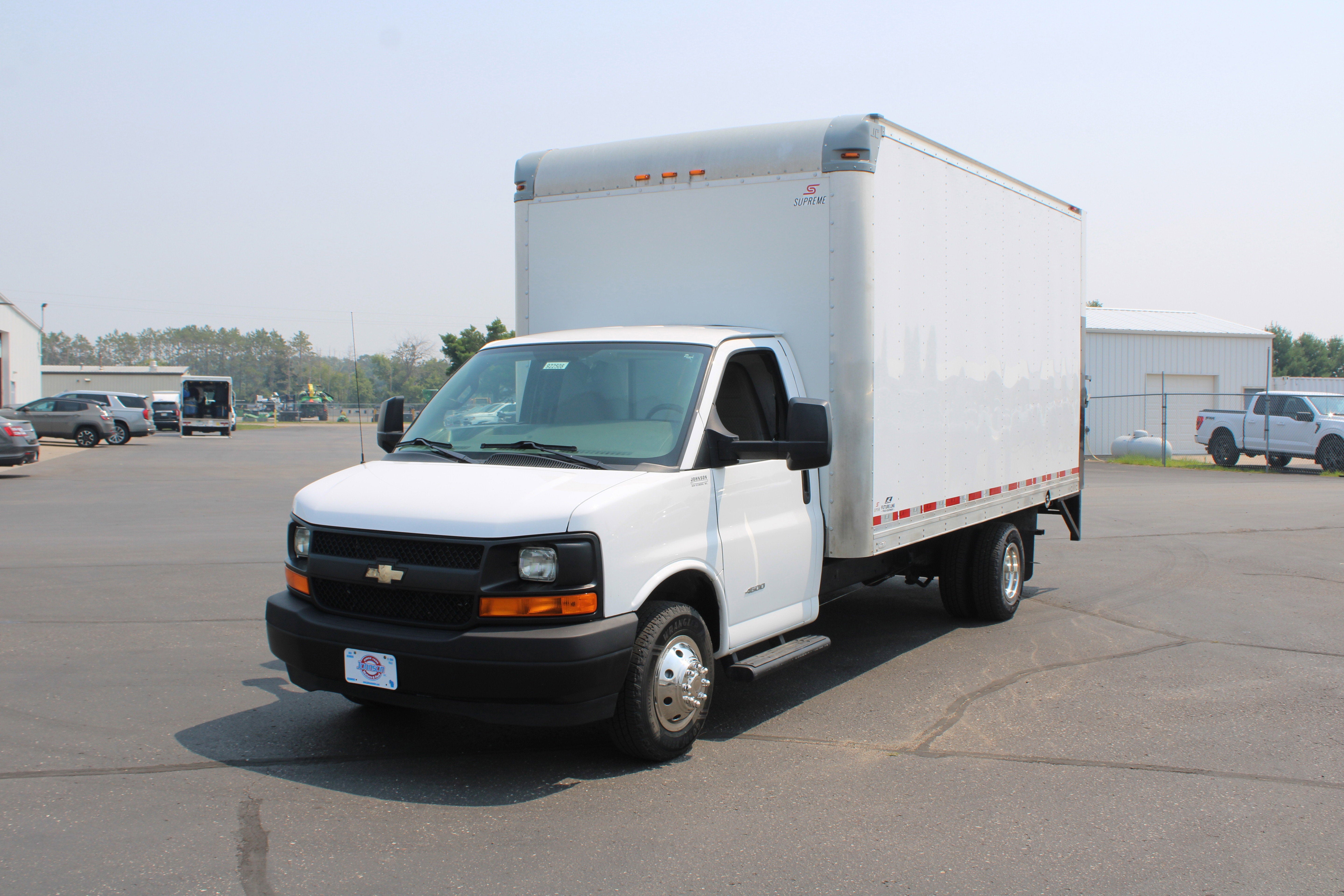 2017 Chevrolet Express Cutaway 4500 Base