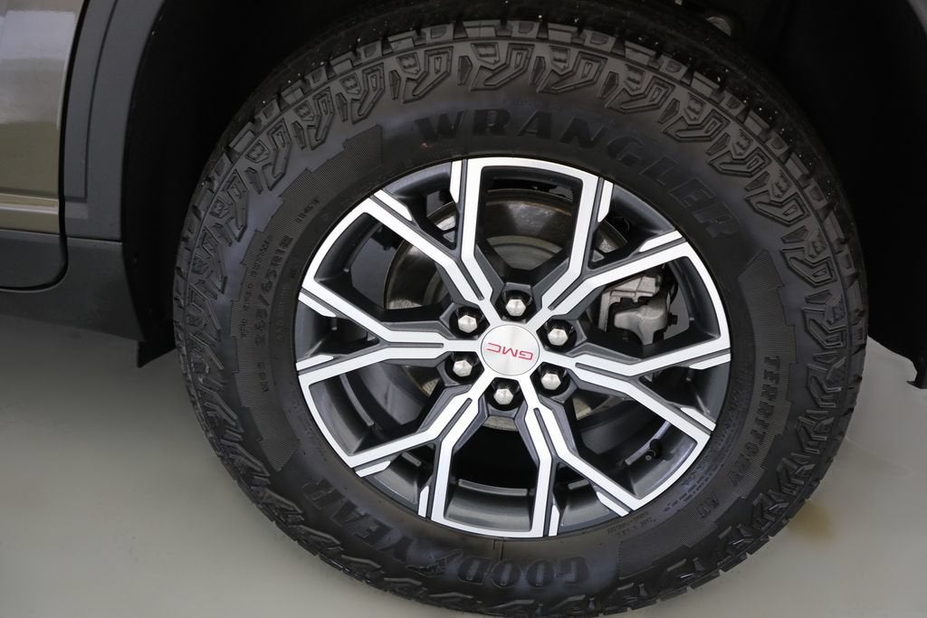 2024 GMC Acadia AT4