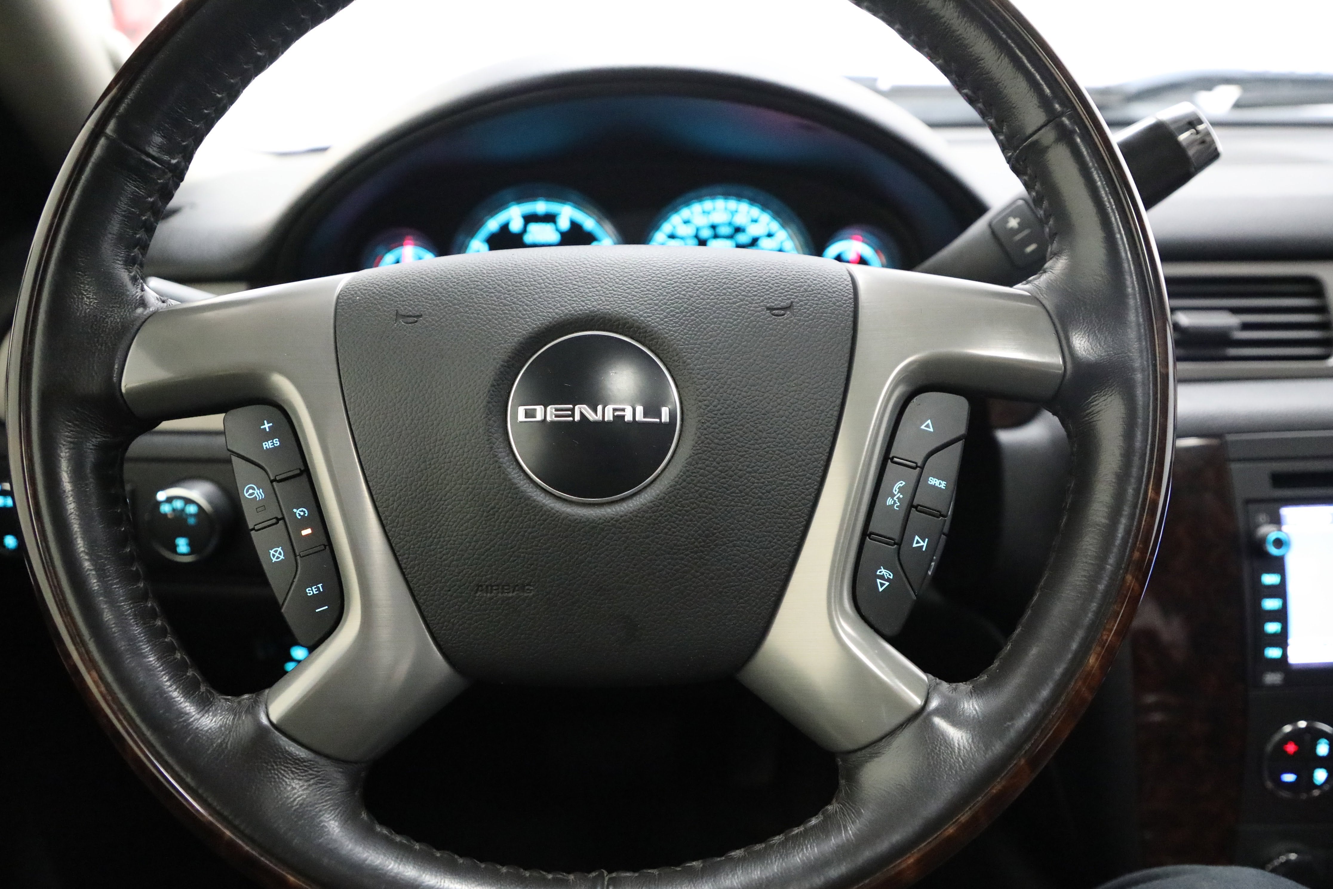 2011 GMC Sierra 3500 HD DRW Denali