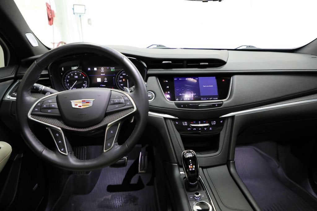 2025 Cadillac XT5 Sport