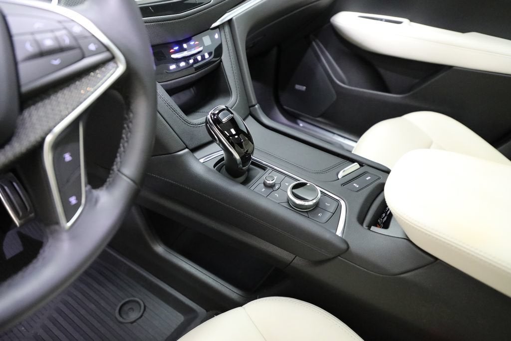 2025 Cadillac XT5 Sport