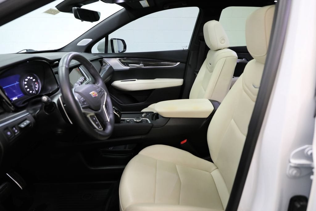 2025 Cadillac XT5 Sport