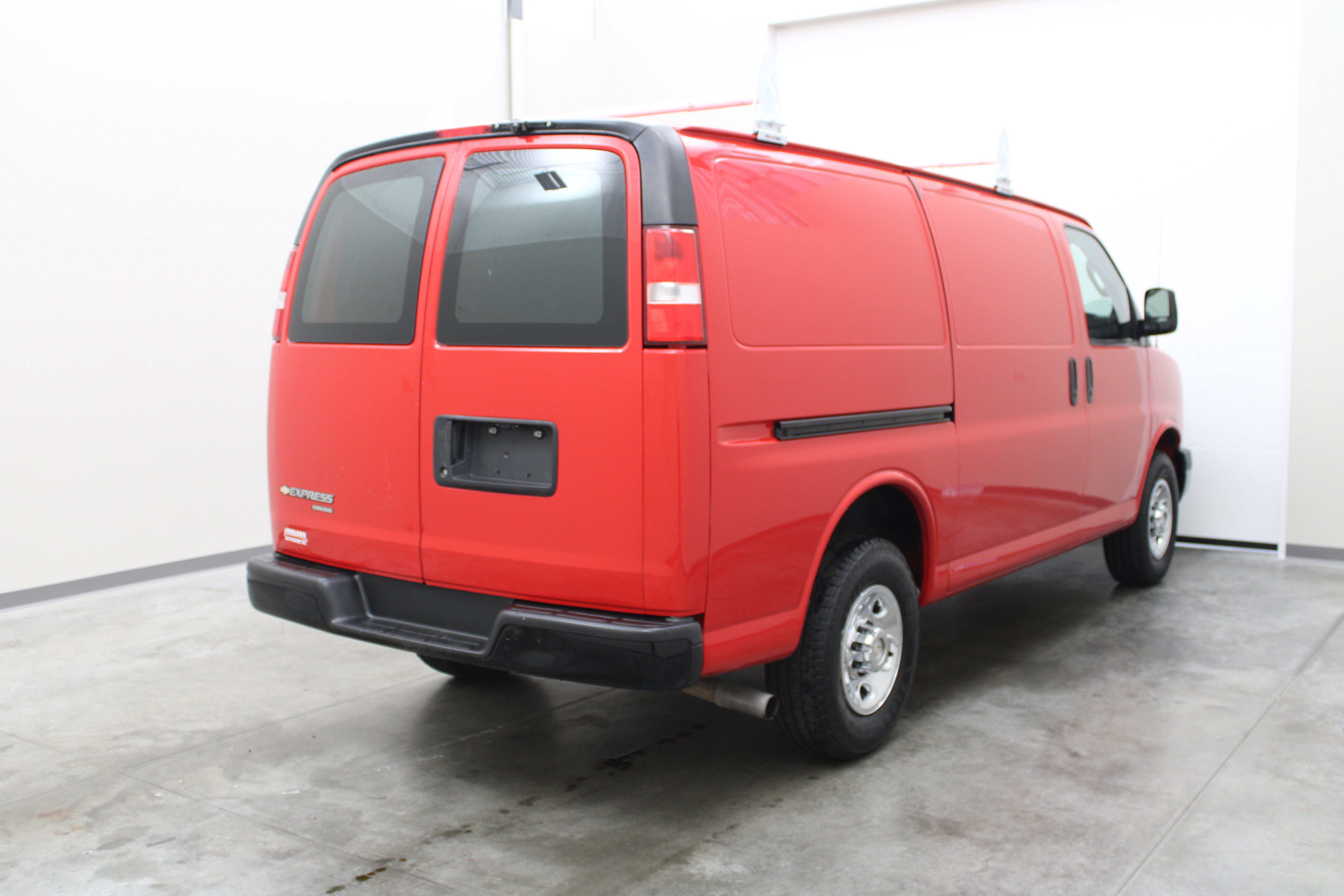 2016 Chevrolet Express Cargo Van RWD 3500 135"