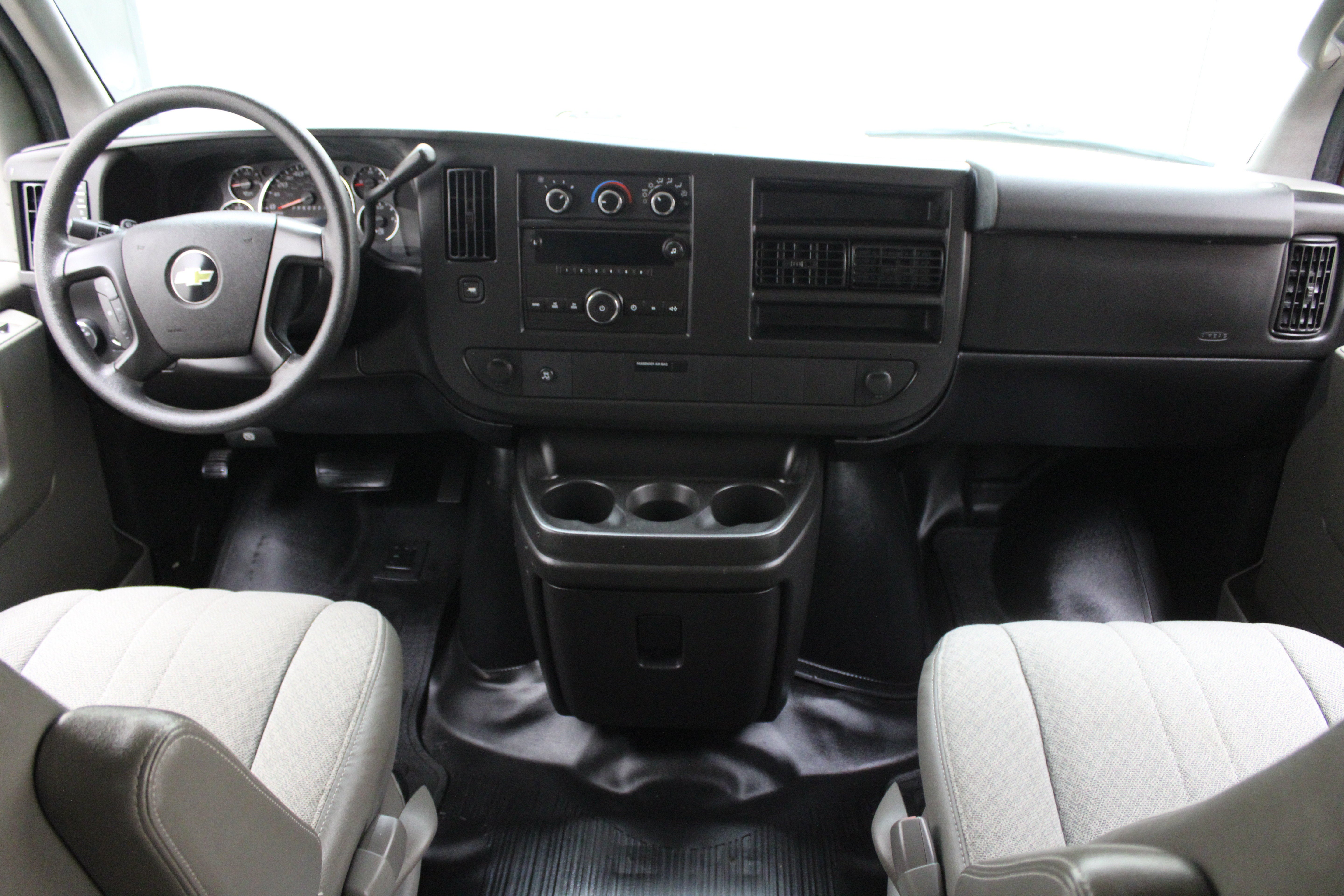 2011 Chevrolet Express Passenger 1500 1LT