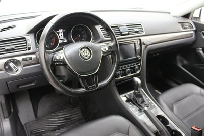 2018 Volkswagen Passat 2.0T SE