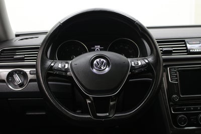 2018 Volkswagen Passat 2.0T SE