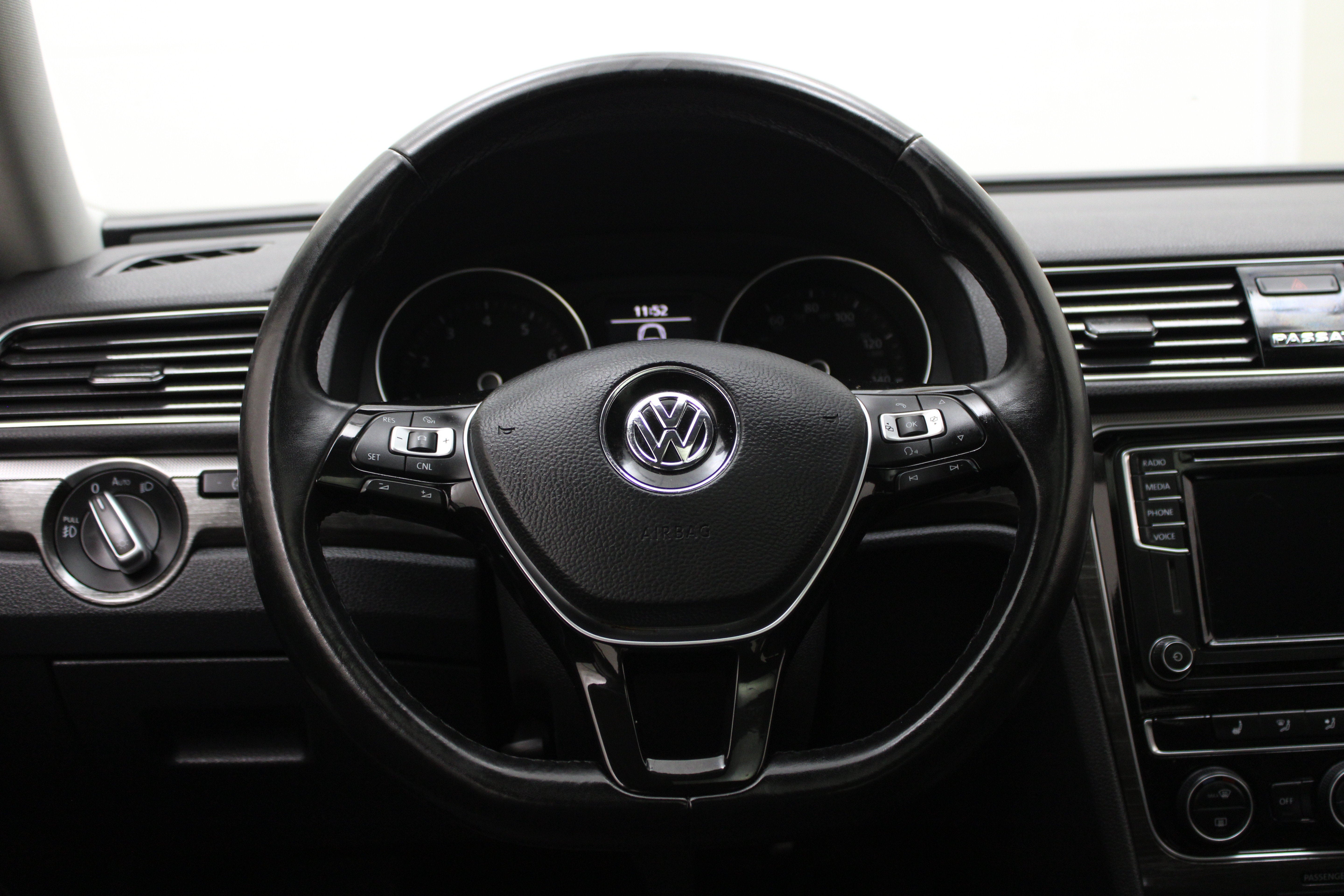 2018 Volkswagen Passat 2.0T SE