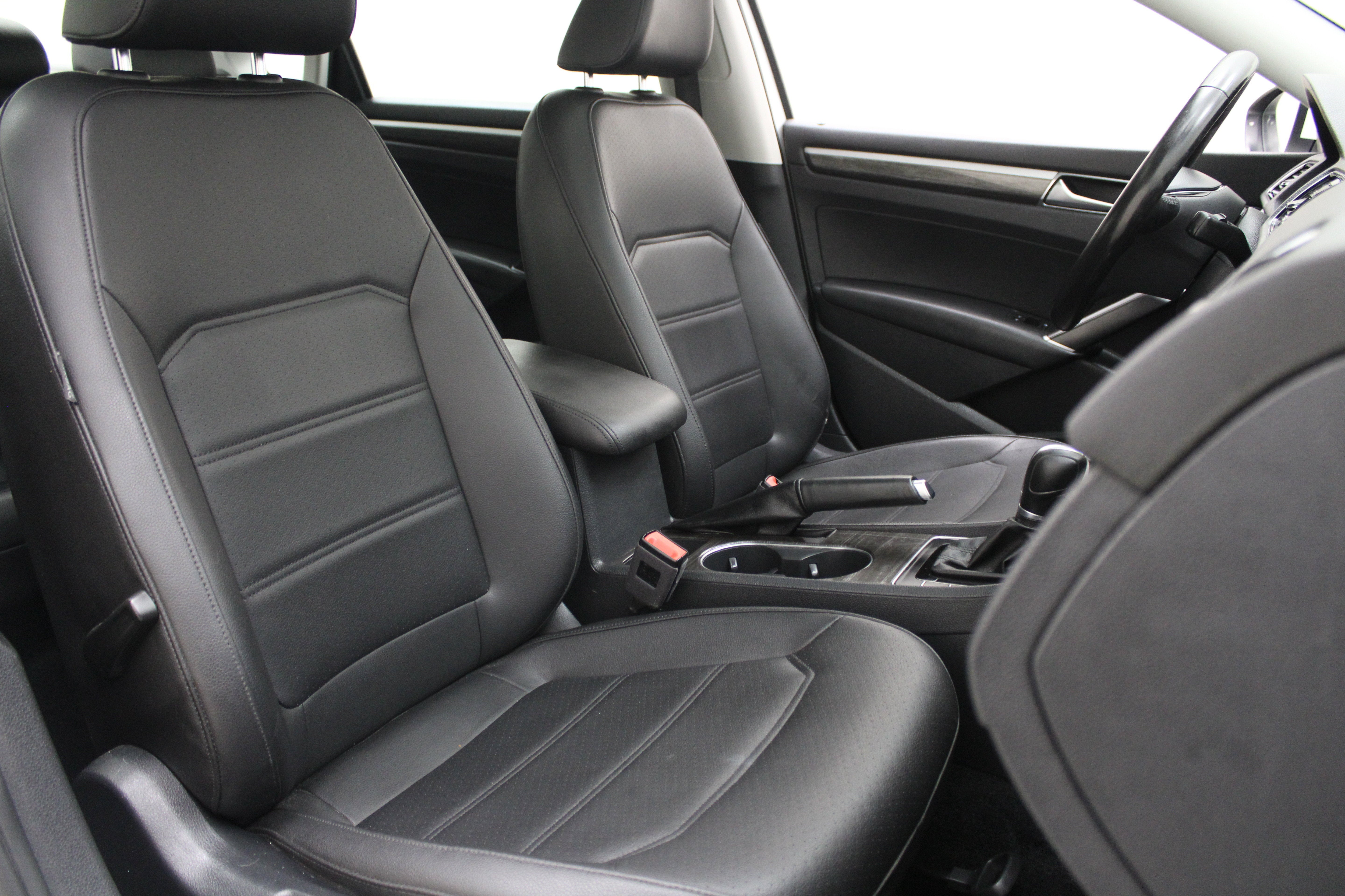 2018 Volkswagen Passat 2.0T SE