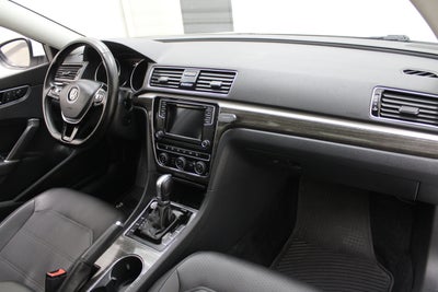 2018 Volkswagen Passat 2.0T SE