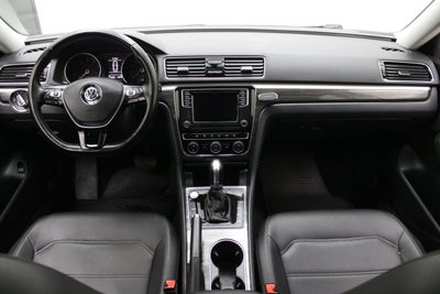 2018 Volkswagen Passat 2.0T SE