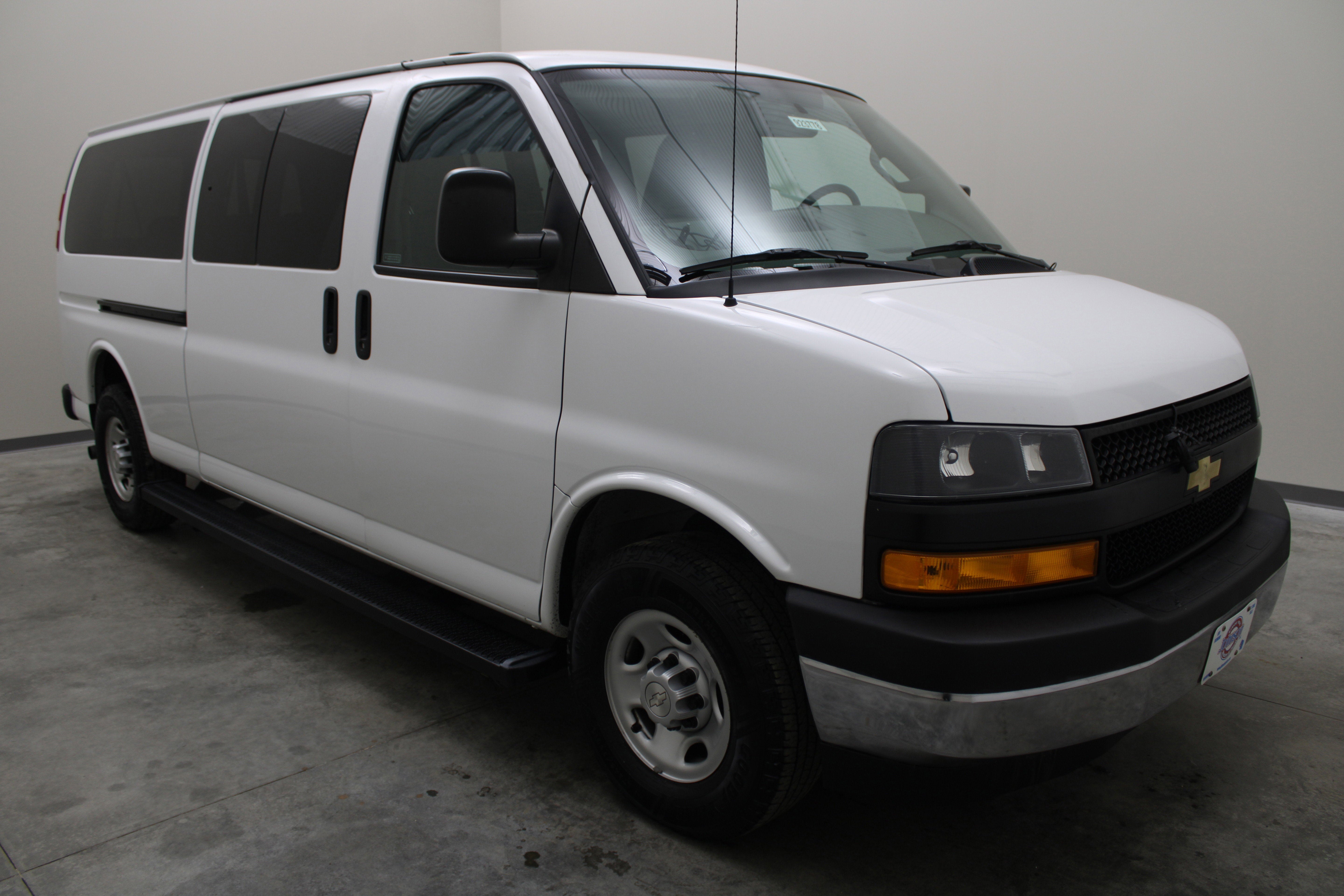 2019 Chevrolet Express Passenger LS