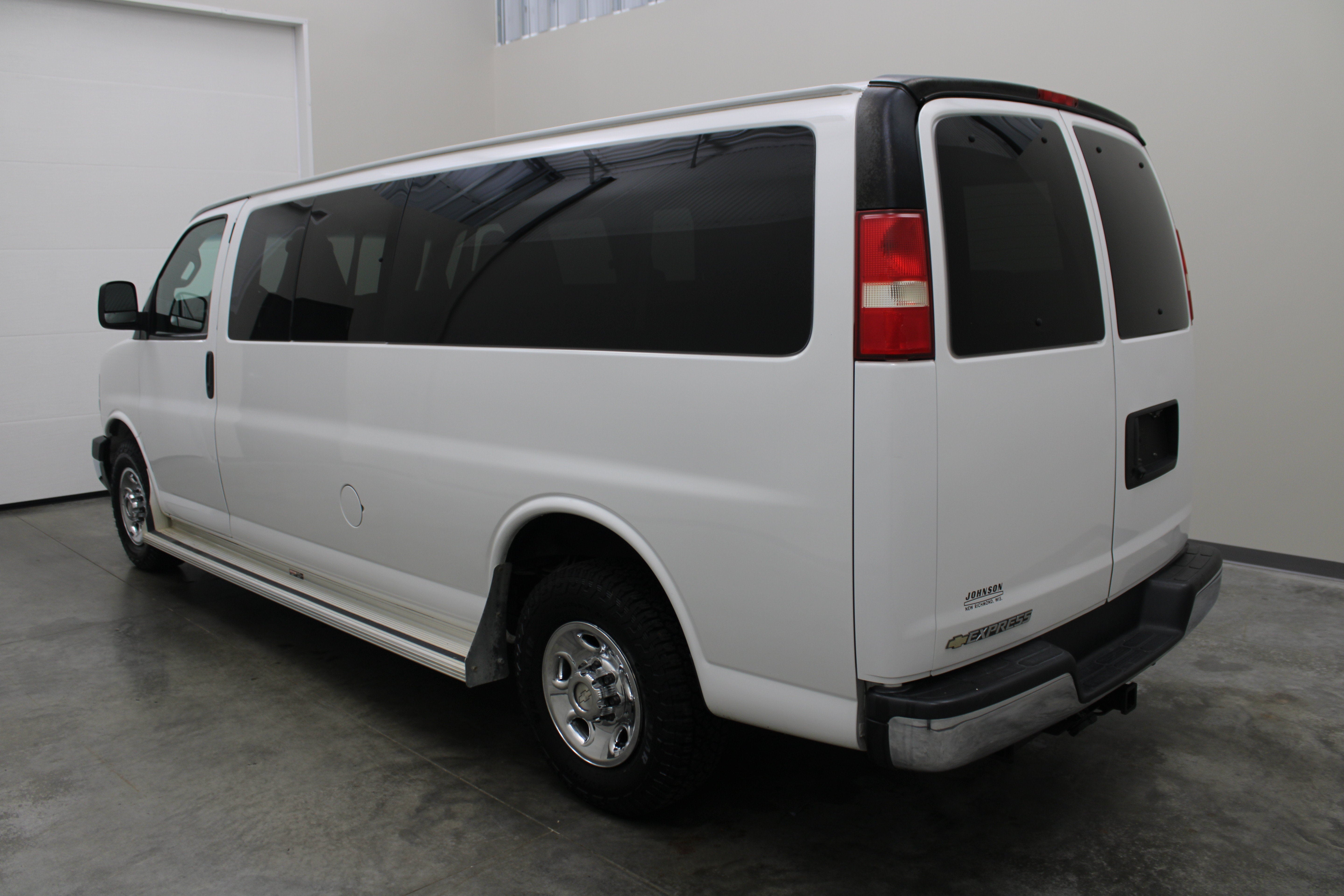 2018 Chevrolet Express Passenger LT
