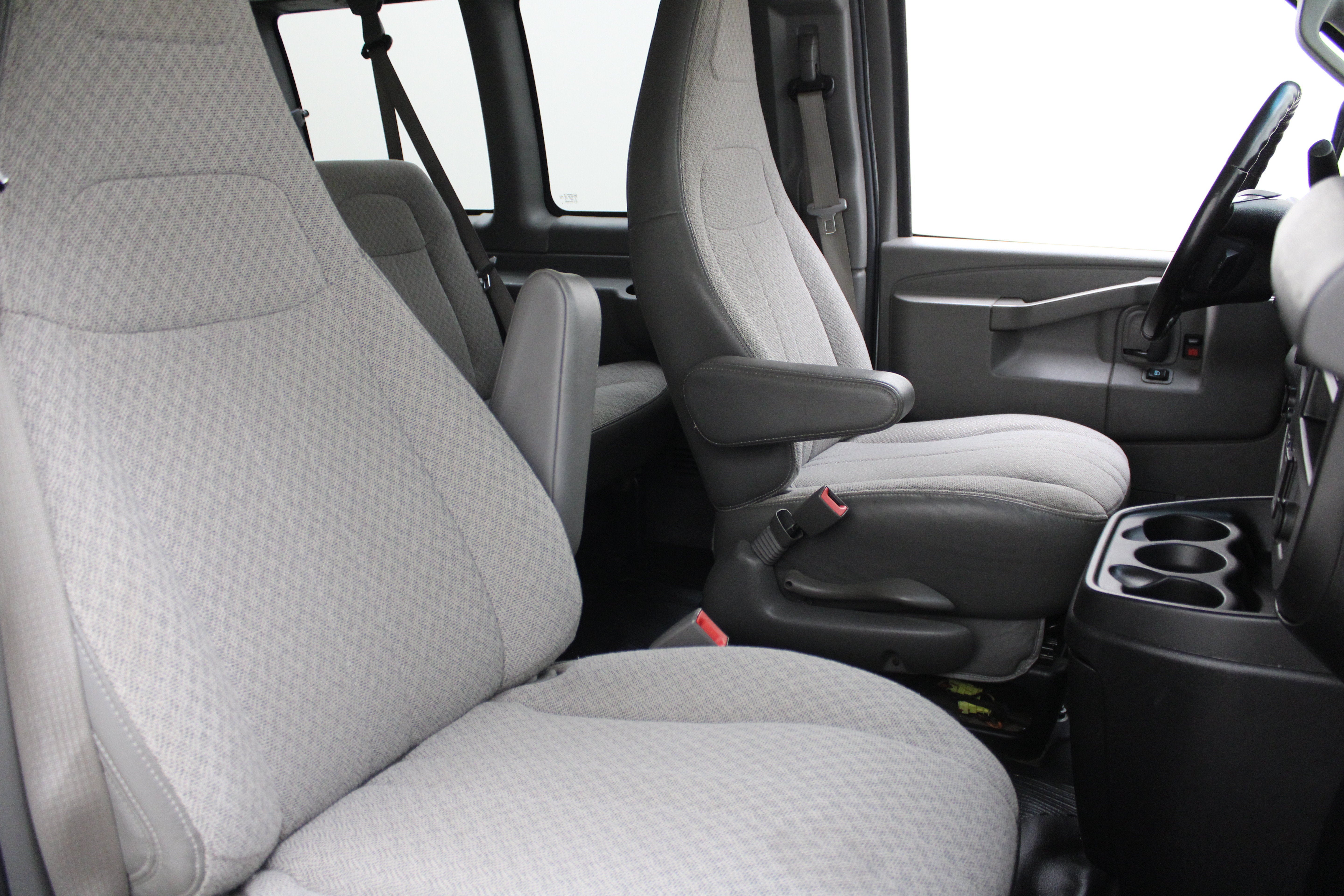 2018 Chevrolet Express Passenger LT