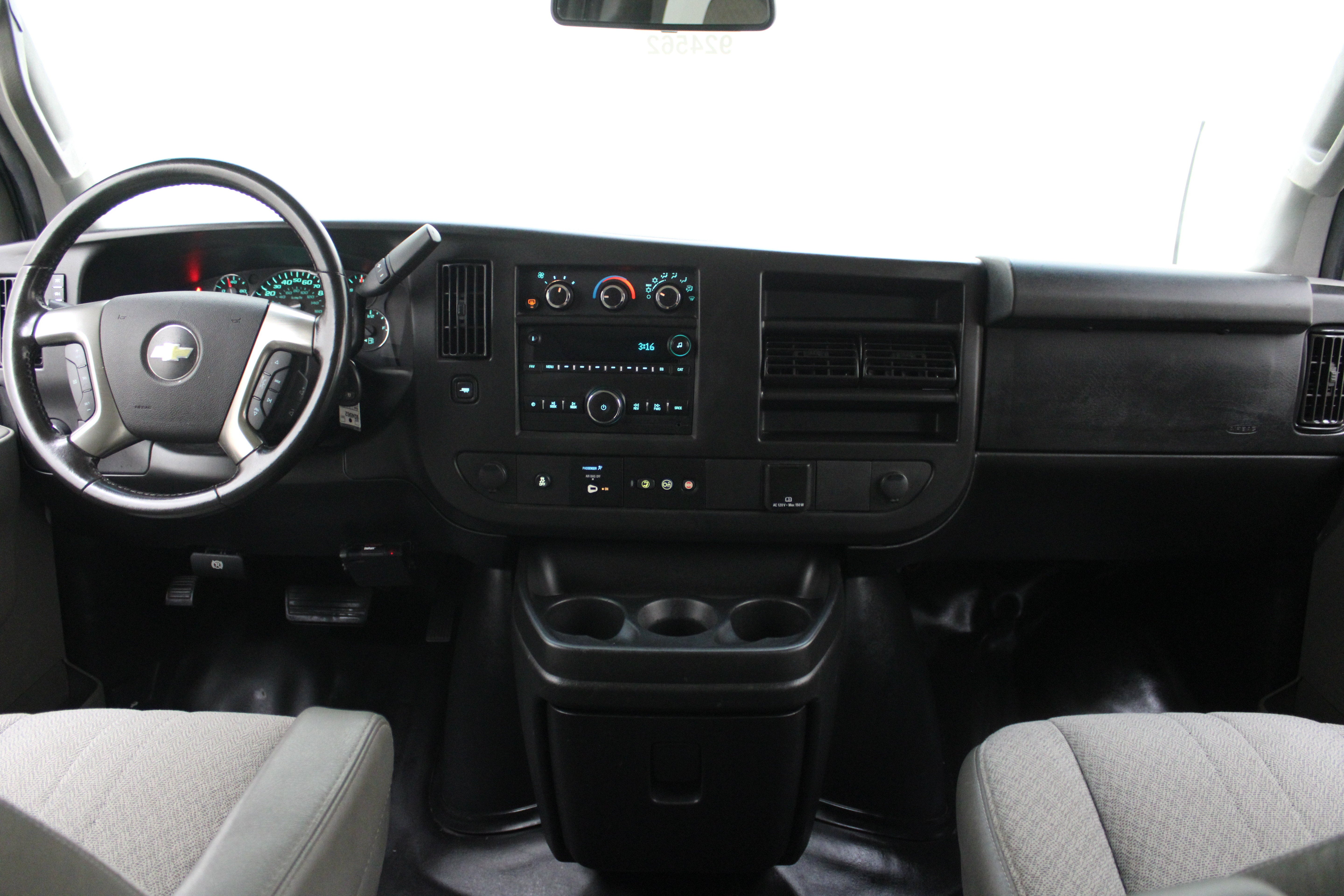 2018 Chevrolet Express Passenger LT