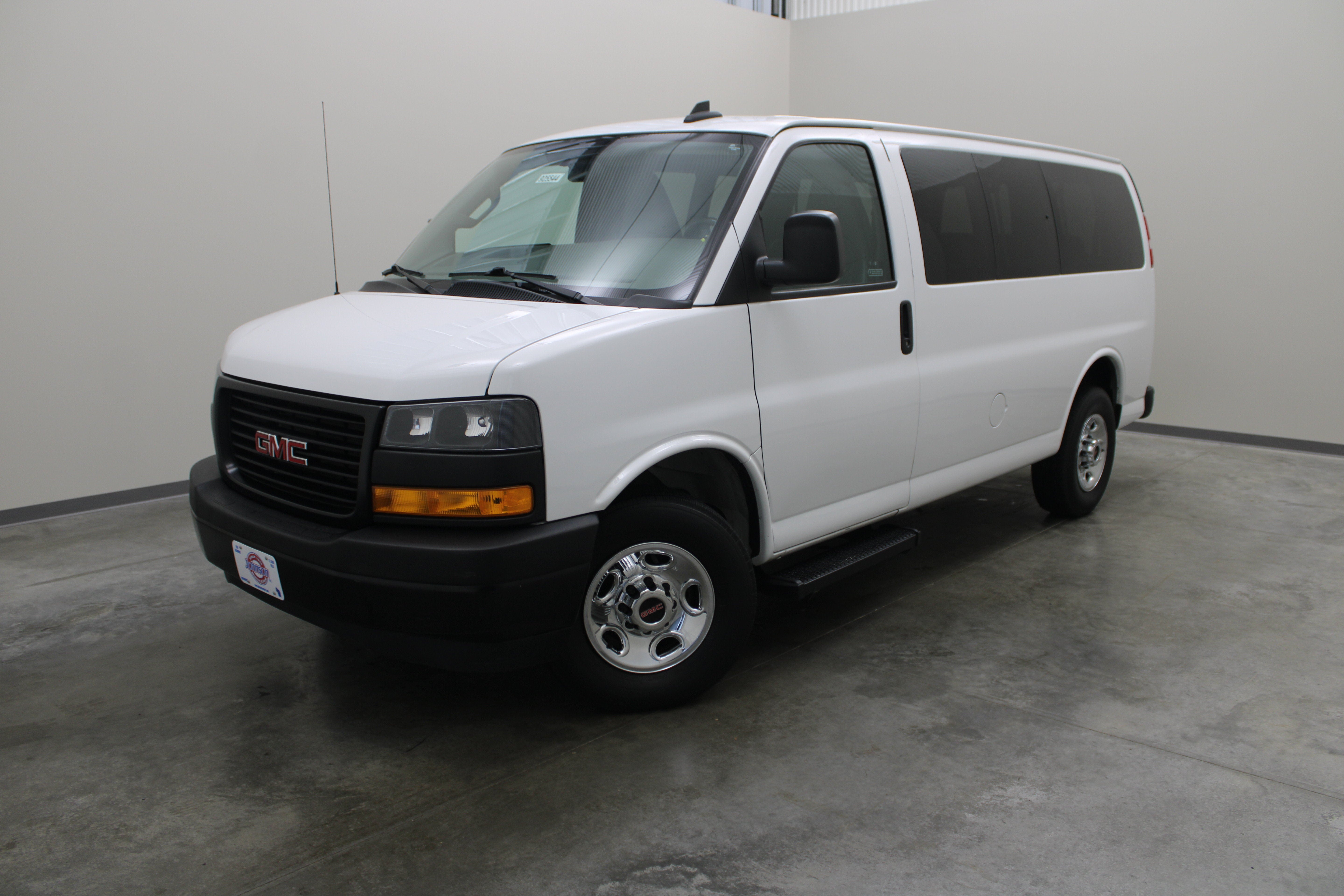 2021 GMC Savana Passenger 3500 LS