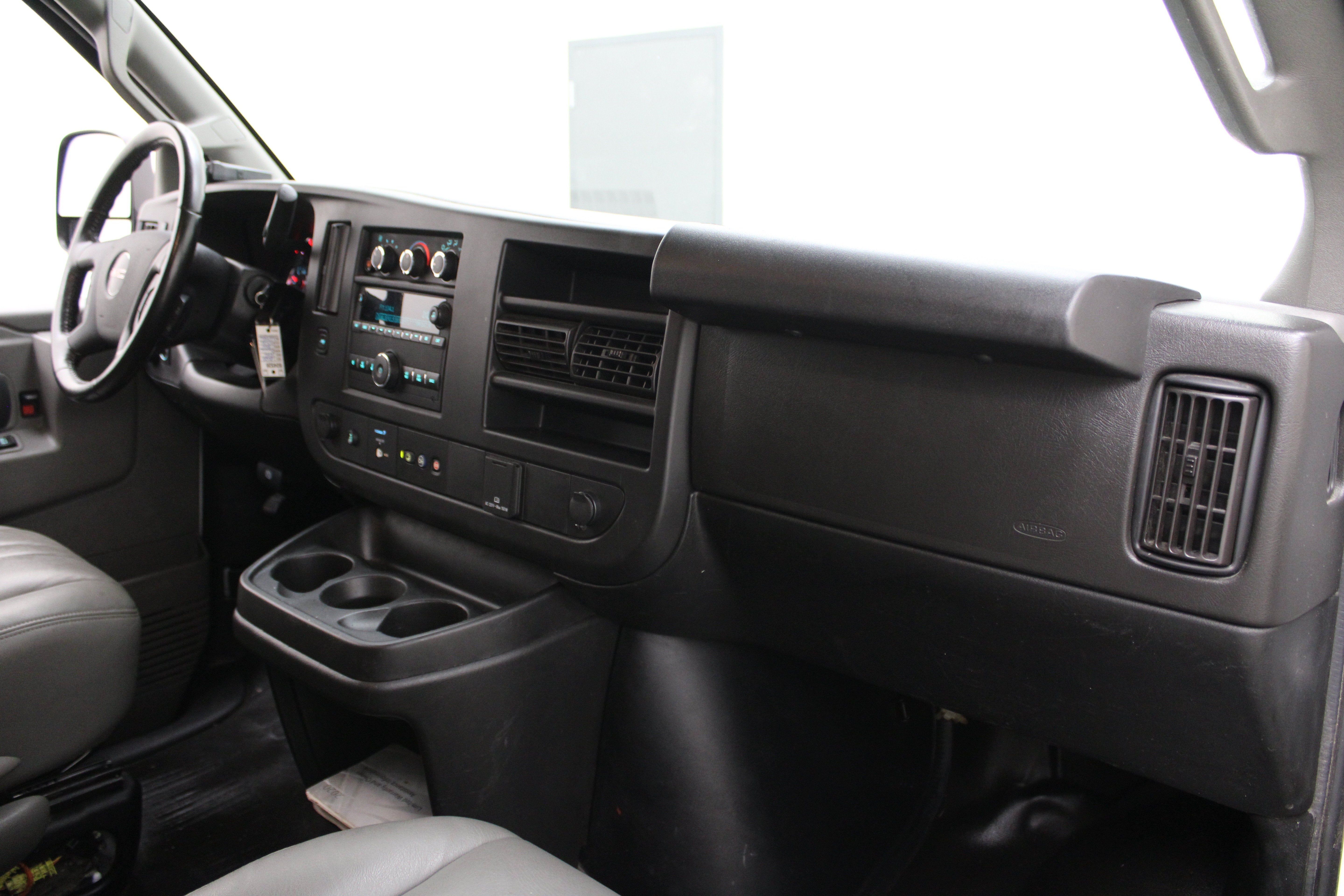2020 GMC Savana Passenger LS