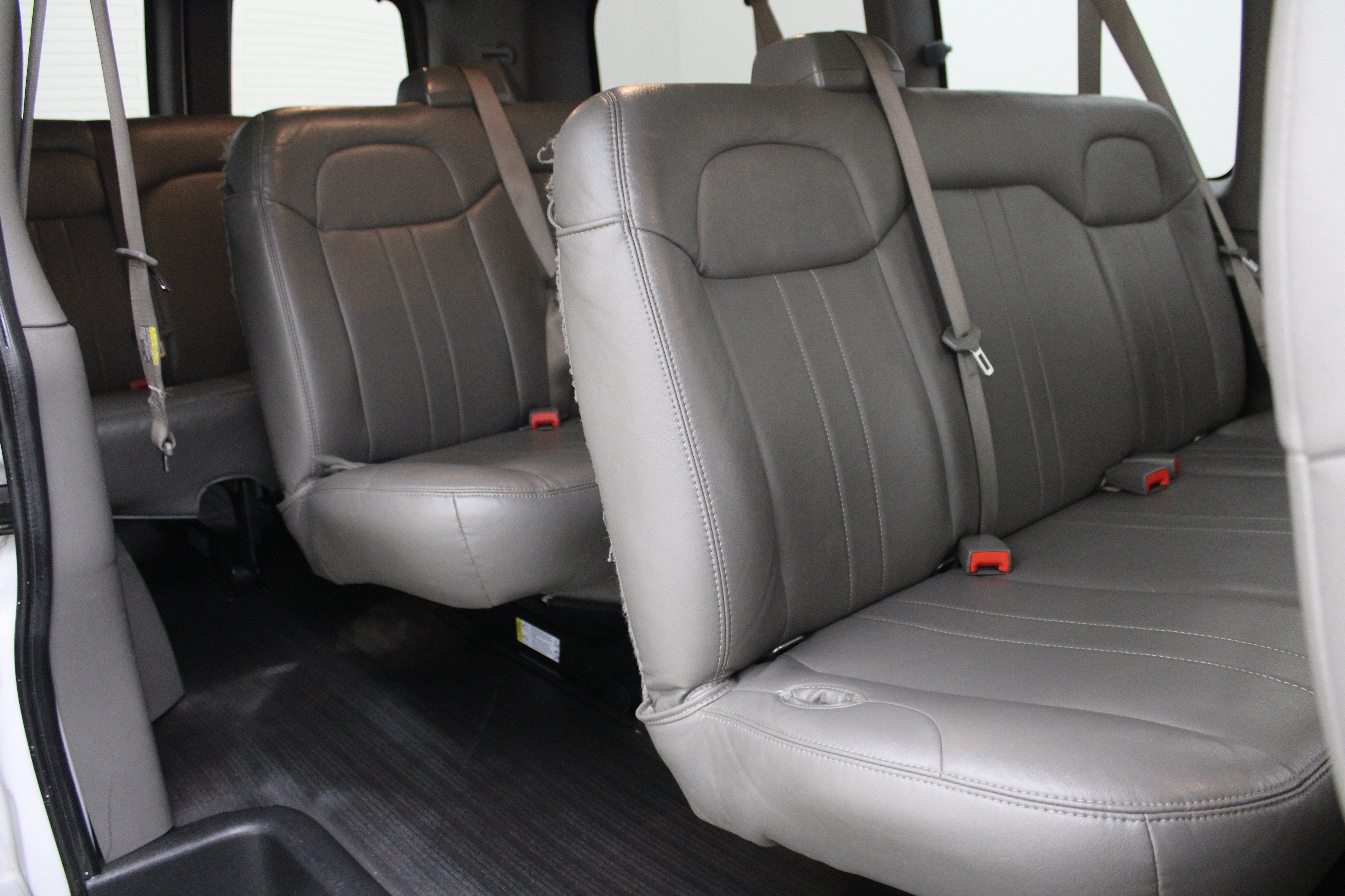 2020 GMC Savana Passenger LS