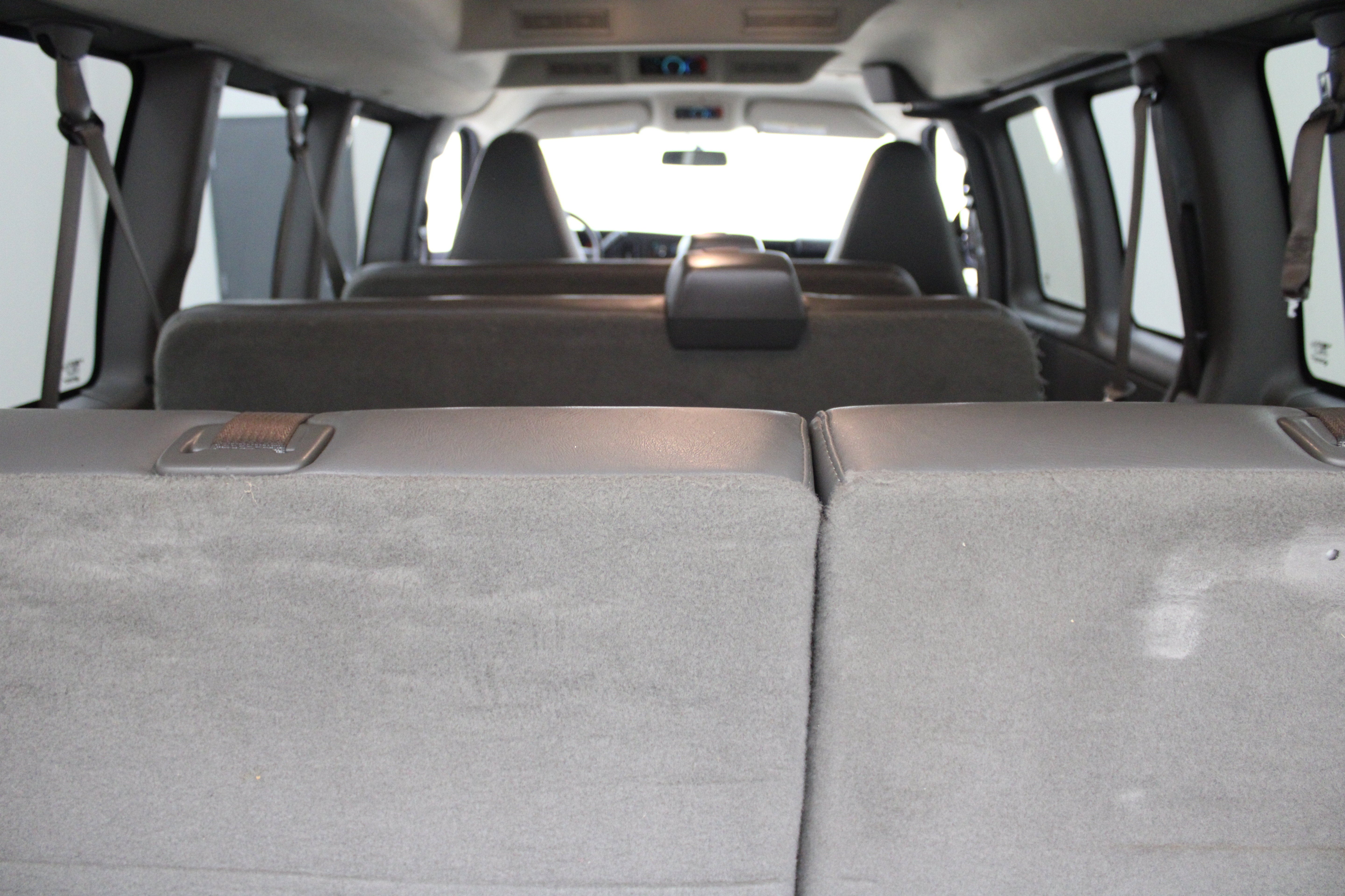 2020 GMC Savana Passenger LS